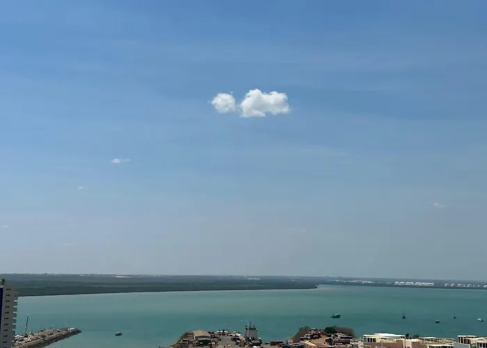 Pandanas Apt 5 15Th Fl Darwin Cbd Harbor Views