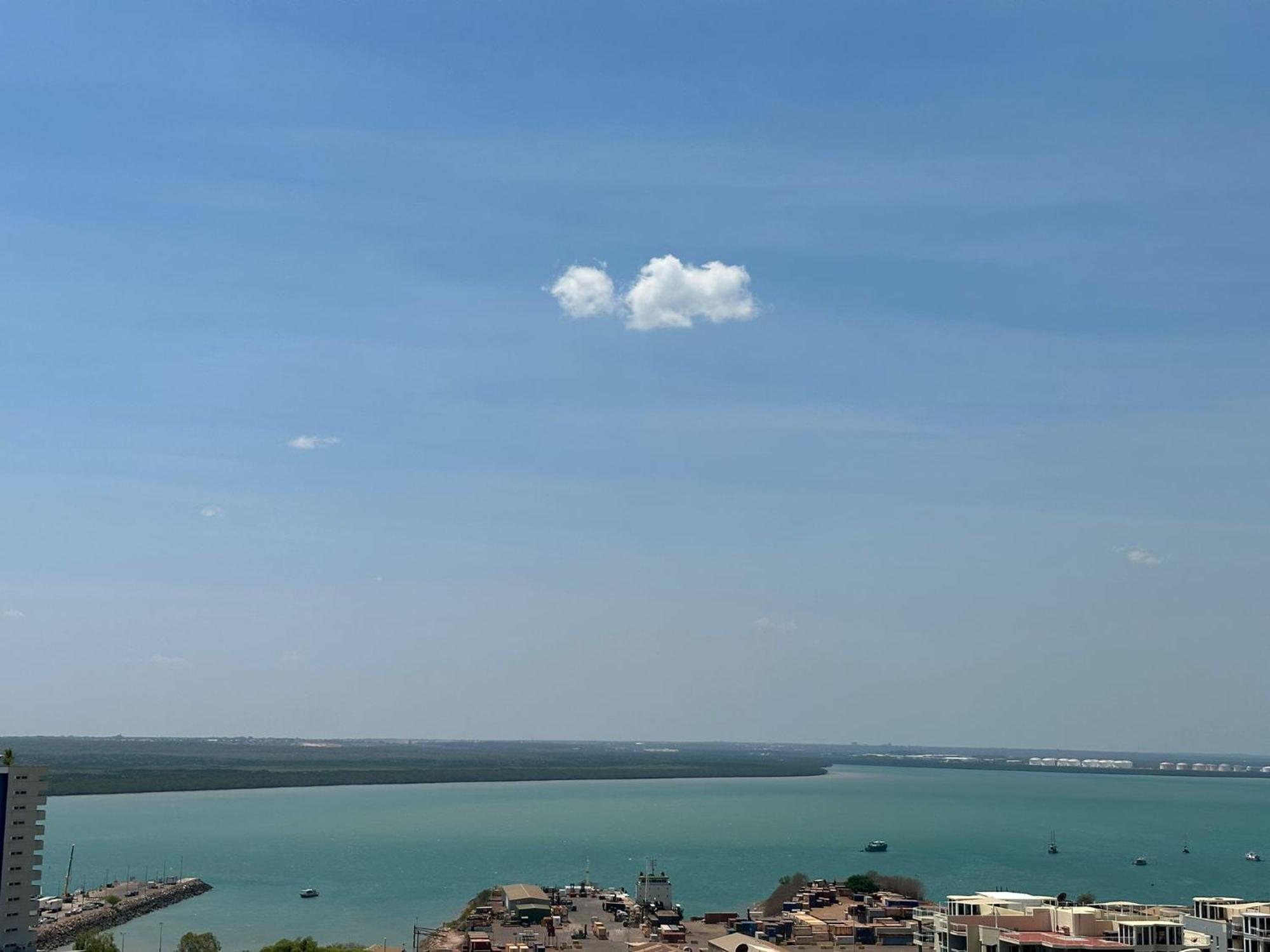 Apartment Pandanas 5 15th Fl Cbd Harbor Views Darwin