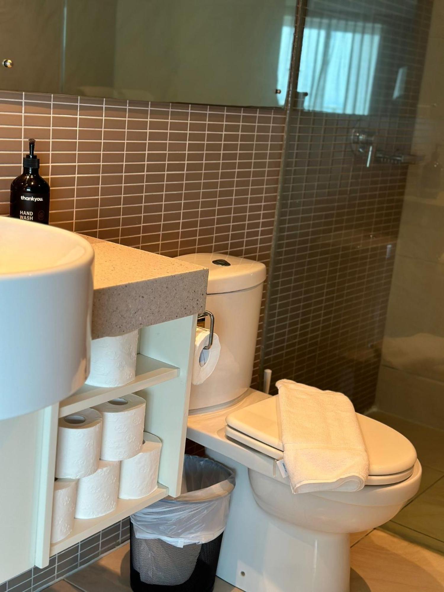 Apartment Pandanas 5 15th Fl Cbd Harbor Views *